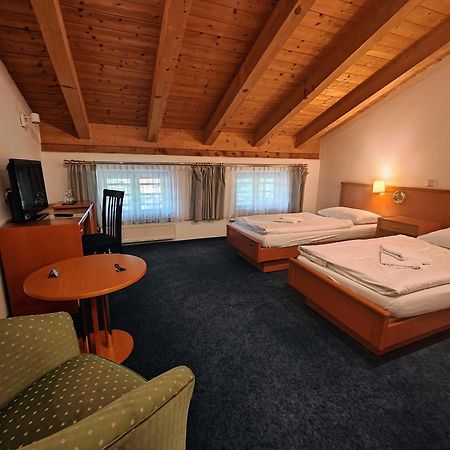 A8 Hotel Im Darchinger Hof Bed & Breakfast - Zwischen Holzkirchen Und Weyarn - Zwischen Muenchen Salzburg Und Innsbruck - Kurz Vor Dem Irschenberg Exterior photo